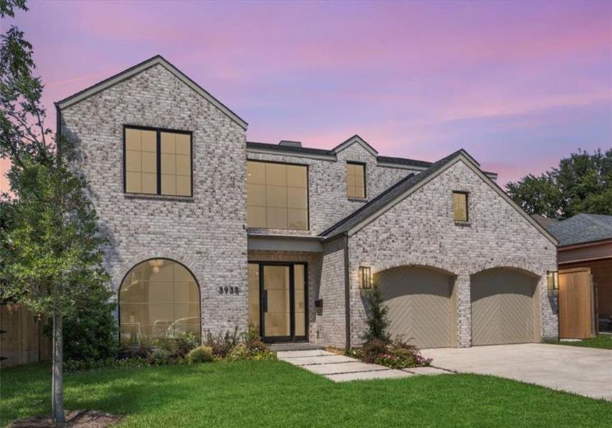 Front exterior of a new home in , Dallas, TX, highlighting curb appeal (Image 28). Front exterior of a new home in , Dallas, TX, highlighting curb appeal (Image 28).