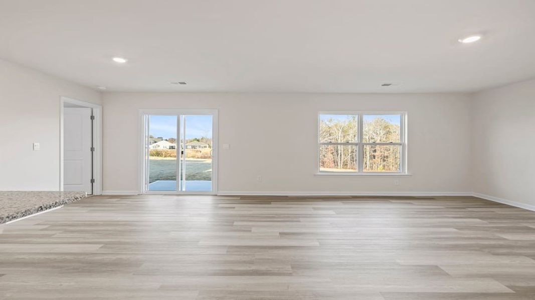 Spacious, unfurnished interior of a new home in Lakestone, Woodruff (Image 19).