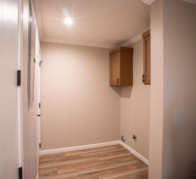 Spacious, unfurnished interior of a new home in , Groesbeck (Image 25). Spacious, unfurnished interior of a new home in , Groesbeck (Image 25).