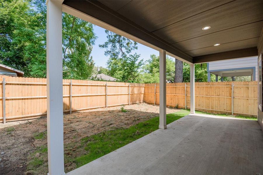 Image 33 of a home in .