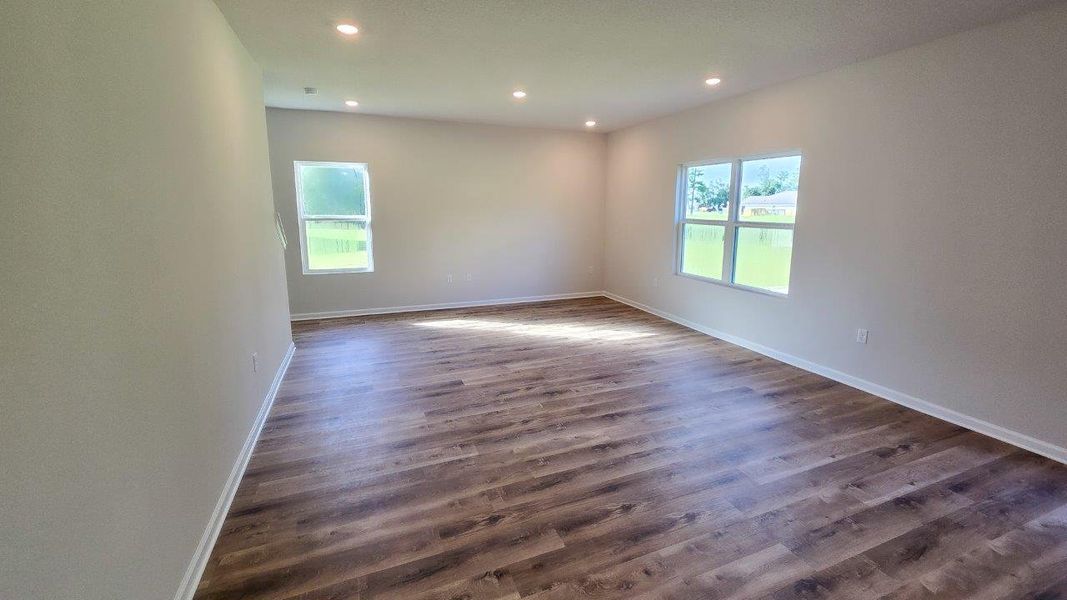 Spacious, unfurnished interior of a new home in Misting Springs, Crawfordville (Image 8).