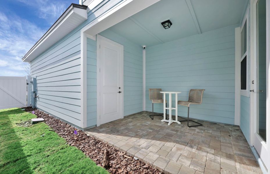 Capri | Covered Patio