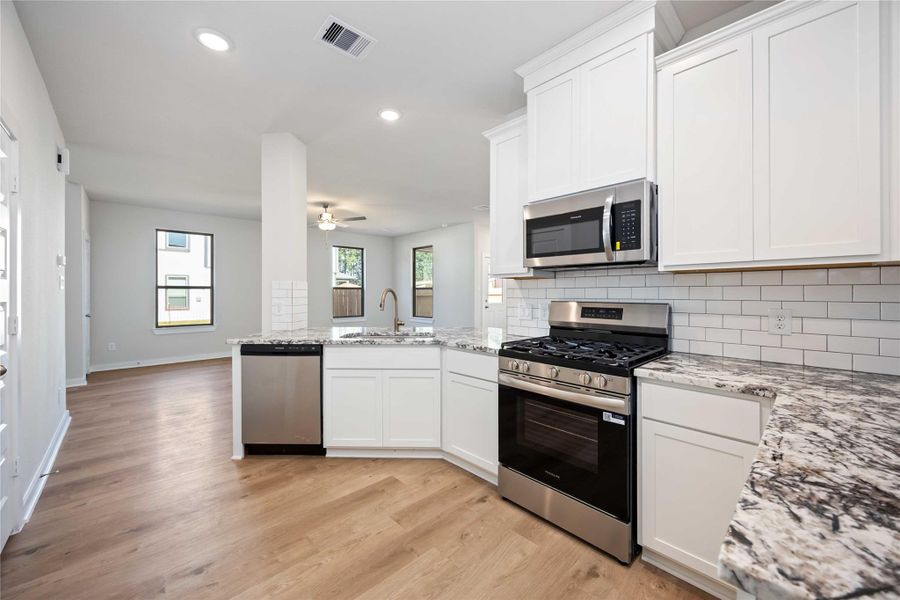 Furnished interior view inside a new home in Magnolia Springs, Montgomery (Image 4).