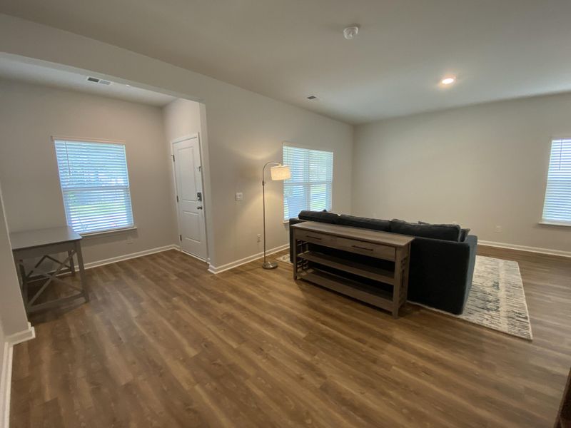 Spacious, unfurnished interior of a new home in , Summerville (Image 16).
