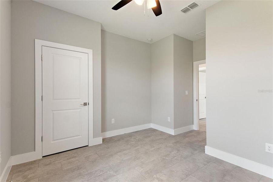 Spacious, unfurnished interior of a new home in , Arcadia (Image 33).