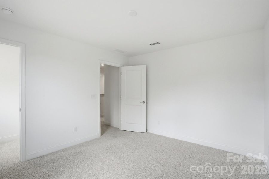 Spacious, unfurnished interior of a new home in Forest Creek, Waxhaw (Image 37).