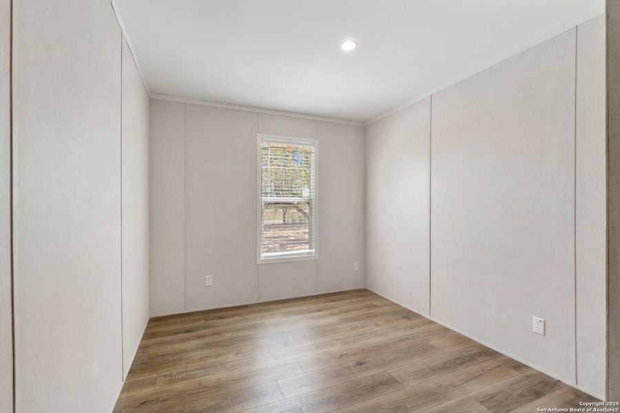 Spacious, unfurnished interior of a new home in , San Antonio (Image 10).