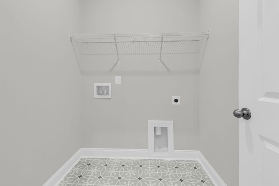 Spacious, unfurnished interior of a new home in Tidewater at Lakes of Cane Bay, Summerville (Image 32).