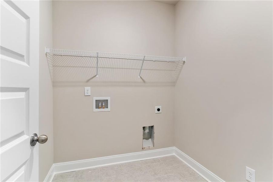 Spacious, unfurnished interior of a new home in Highland Park, Stonecrest (Image 17).