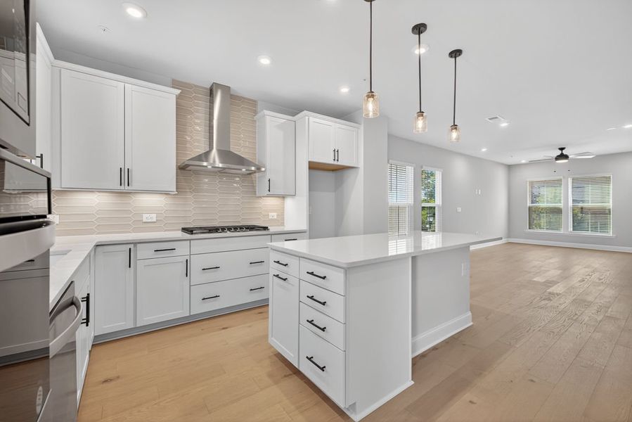 Furnished interior view inside a new home in 1871 Hollywood, Atlanta (Image 29). Furnished interior view inside a new home in 1871 Hollywood, Atlanta (Image 29).