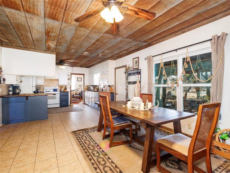 Community amenities in , Brownwood (Image 16).