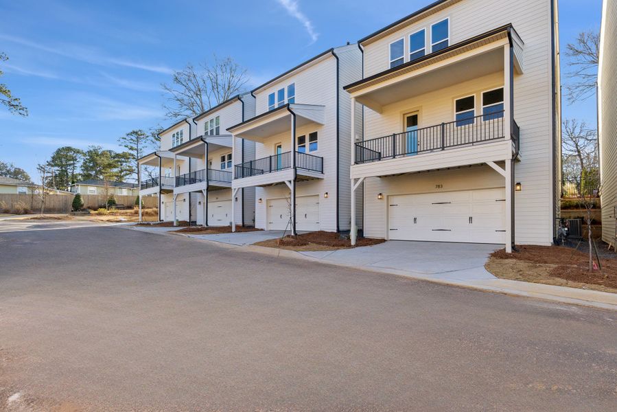 Exterior details and patio area of a home in Celesta, Decatur (Image 3).