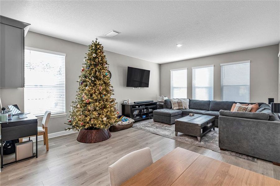 Furnished interior view inside a new home in , Winter Garden (Image 12).