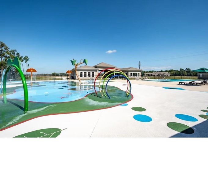 Community amenities in Grand Oaks Reserve, Cleveland (Image 16).