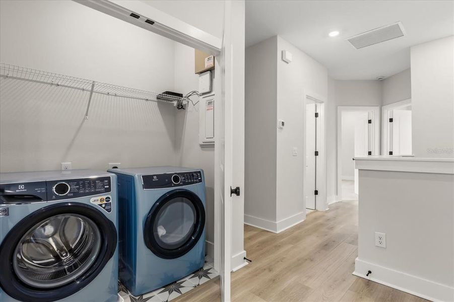 Furnished interior view inside a new home in , Orlando (Image 7).