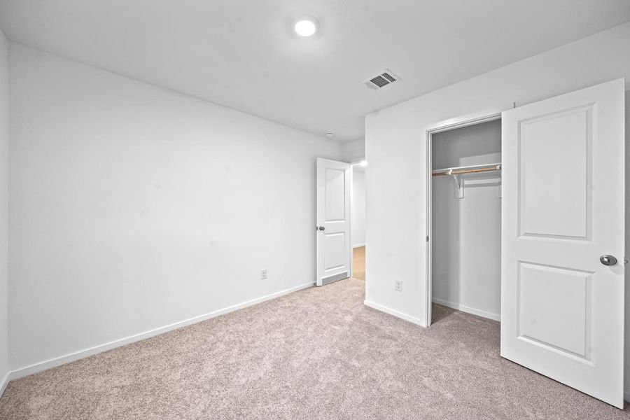 Spacious, unfurnished interior of a new home in Sunterra, Katy (Image 13). Spacious, unfurnished interior of a new home in Sunterra, Katy (Image 13).