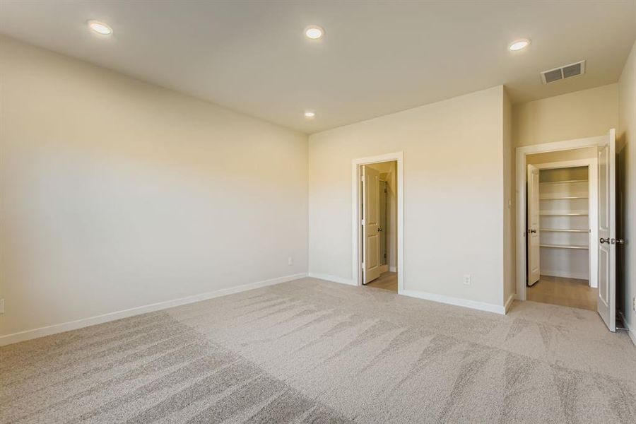 Spacious, unfurnished interior of a new home in Sperling Farms, Ferris (Image 18).
