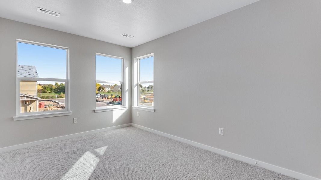 Spacious, unfurnished interior of a new home in Horizon Uptown, Aurora (Image 21).