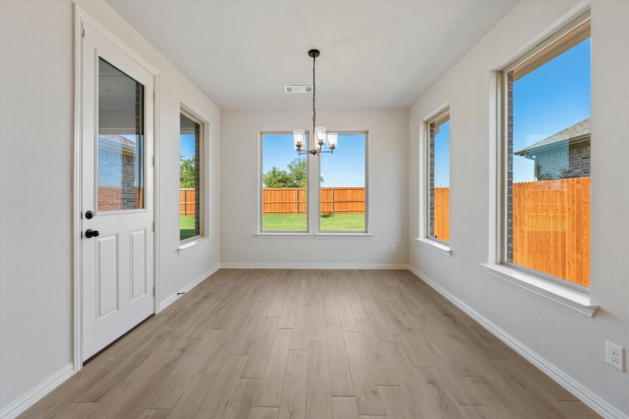 Spacious, unfurnished interior of a new home in Morningstar, Aledo (Image 35).