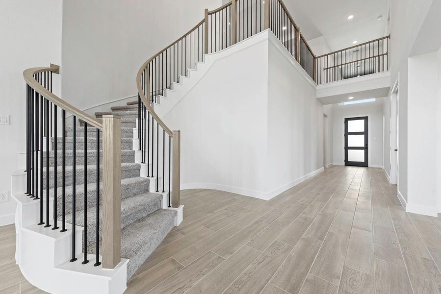 Spacious, unfurnished interior of a new home in Everly, Hockley (Image 19).