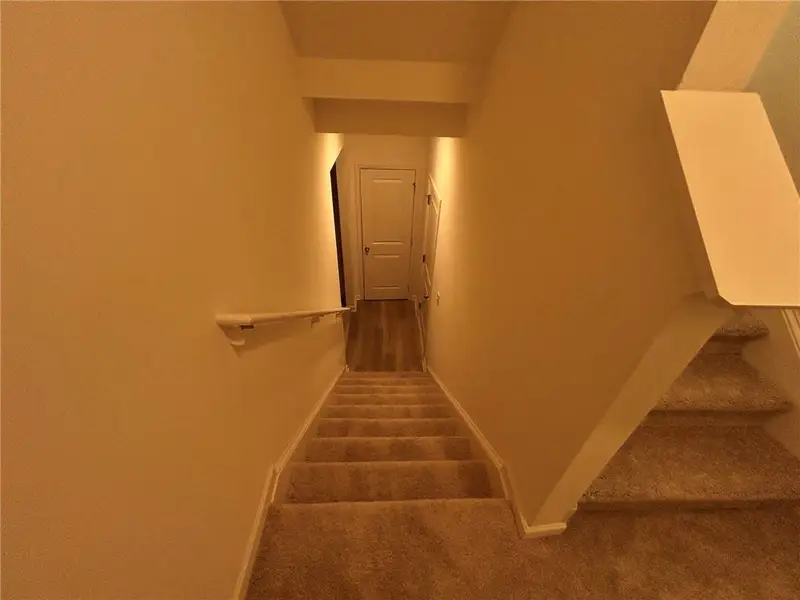 Spacious, unfurnished interior of a new home in Old Salem Crossing, Conyers (Image 20).