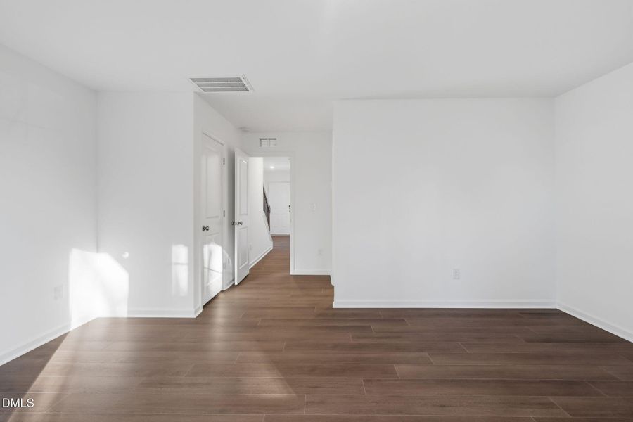 SUN_ElmGrove_Pic_Wyatt_QMI_31_Bed3_3of5