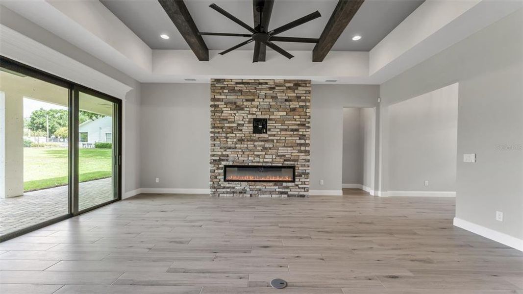 Spacious, unfurnished interior of a new home in , Lakeland (Image 49).