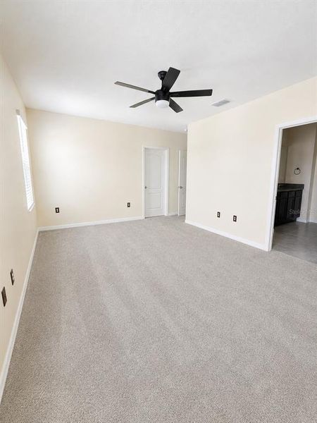 Spacious, unfurnished interior of a new home in Eagle Hammock, Eagle Lake (Image 10). Spacious, unfurnished interior of a new home in Eagle Hammock, Eagle Lake (Image 10).