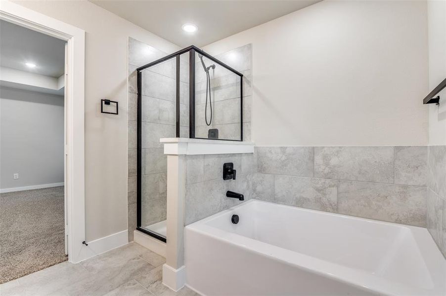 Furnished interior view inside a new home in , Dallas (Image 9).