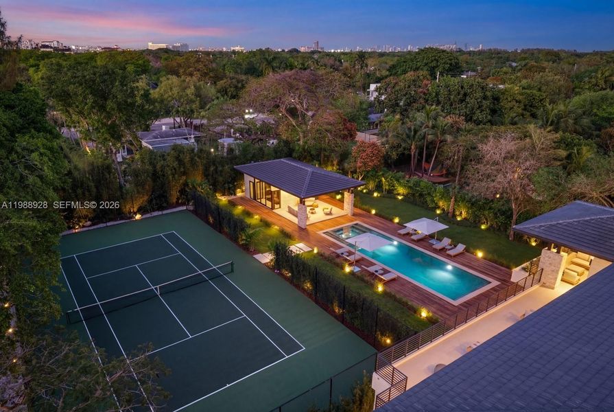 Community amenities in , Miami (Image 81).