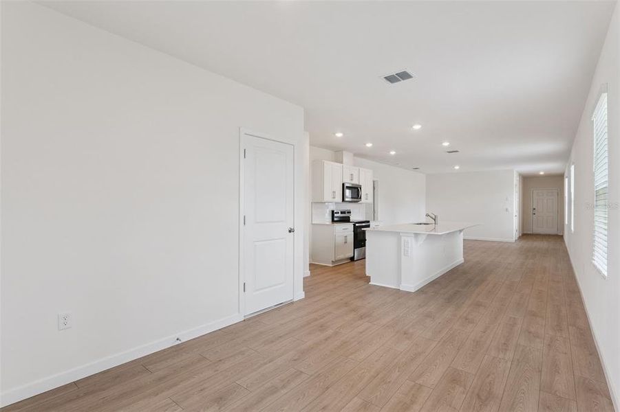 Spacious, unfurnished interior of a new home in Crossroads at Kelly Park, Apopka (Image 11). Spacious, unfurnished interior of a new home in Crossroads at Kelly Park, Apopka (Image 11).