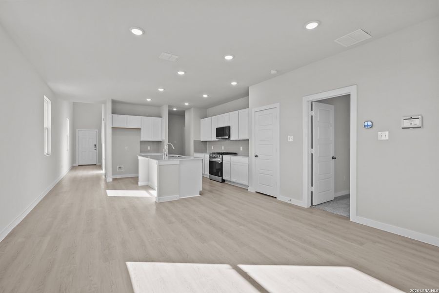 Spacious, unfurnished interior of a new home in Summerlin, San Antonio (Image 22). Spacious, unfurnished interior of a new home in Summerlin, San Antonio (Image 22).