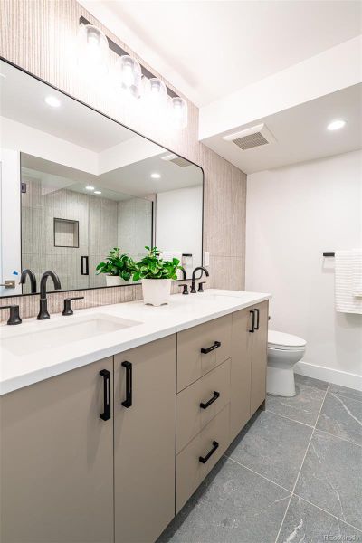 Upper bathroom Upper bathroom