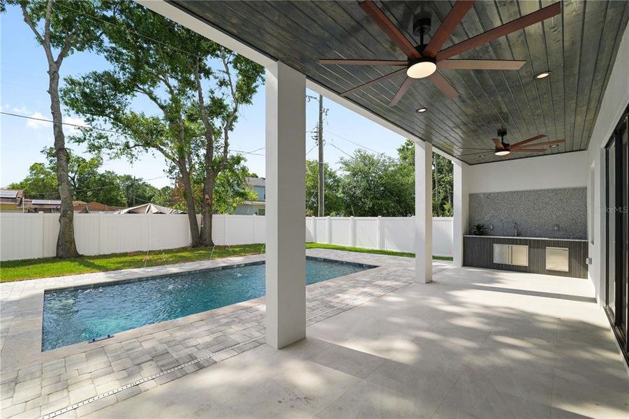 Exterior details and patio area of a home in , Tampa (Image 4).