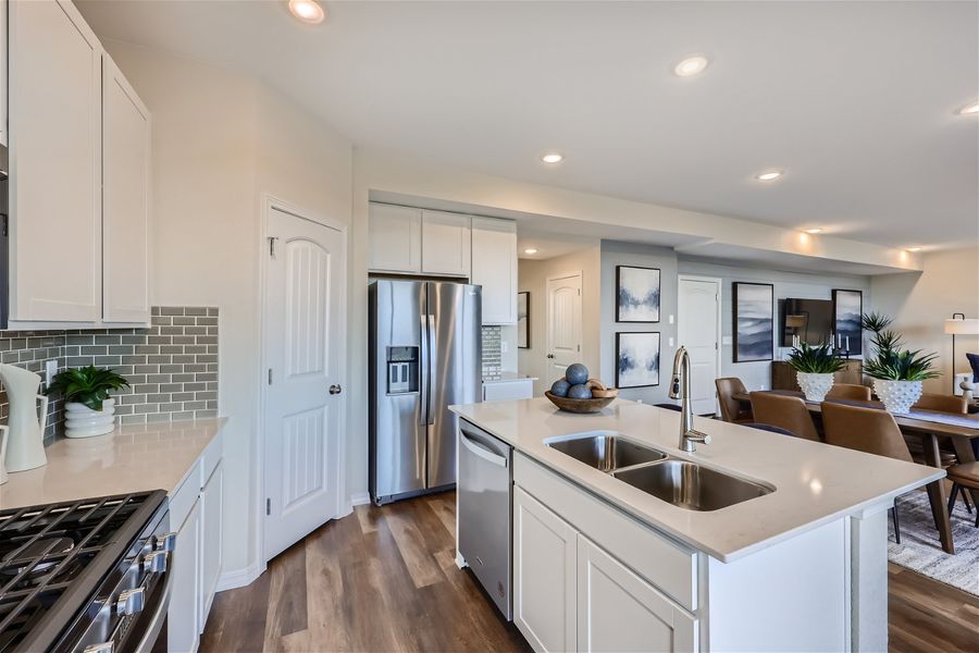 4806 truscott road - web quality - 009 - 12 kitchen