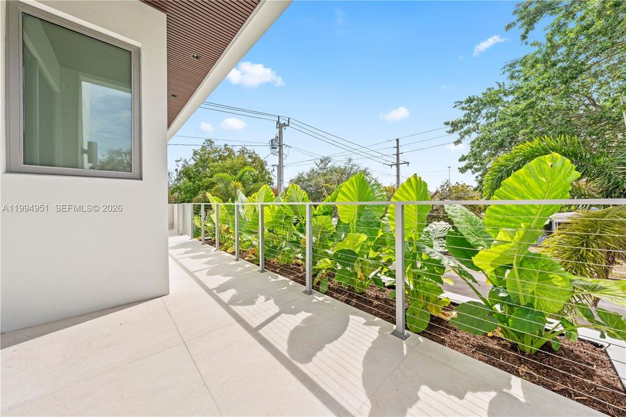 Exterior details and patio area of a home in , Miami (Image 28).