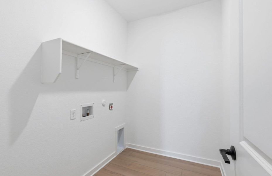 Spacious, unfurnished interior of a new home in Kuempel Farms, Pflugerville (Image 24).
