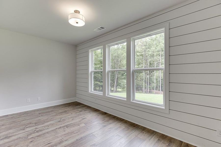 Spacious, unfurnished interior of a new home in , Bishop (Image 36).