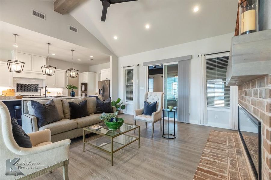 Furnished interior view inside a new home in , Abilene (Image 7).