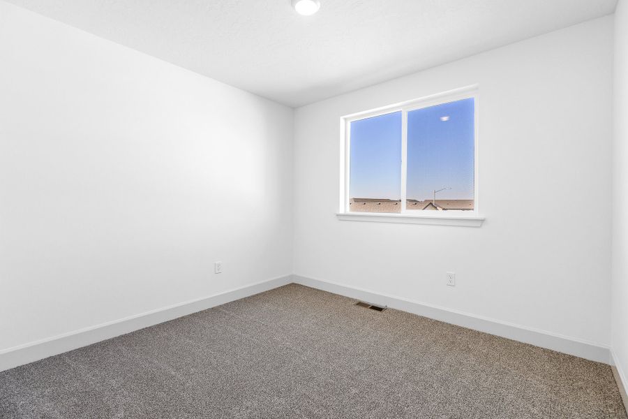 Representative unfurnished interior of a home built from the Jefferson by MonteVista Homes in Rosengarth Estates, Bend (Image 16). Representative unfurnished interior of a home built from the Jefferson by MonteVista Homes in Rosengarth Estates, Bend (Image 16).