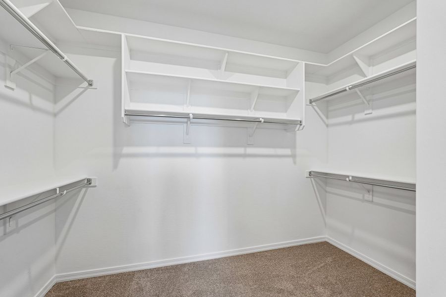 Spacious, unfurnished interior of a new home in Hawes Crossing, Mesa (Image 32).