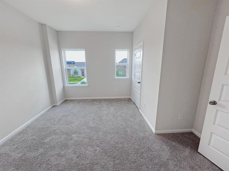 Spacious, unfurnished interior of a new home in , Blue Ridge (Image 18).