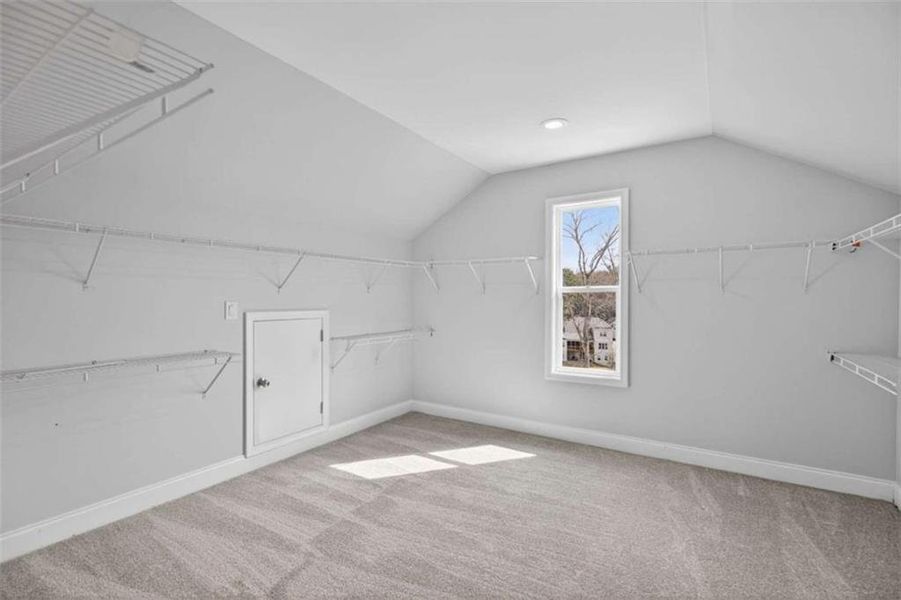 Spacious, unfurnished interior of a new home in , Gainesville (Image 34).