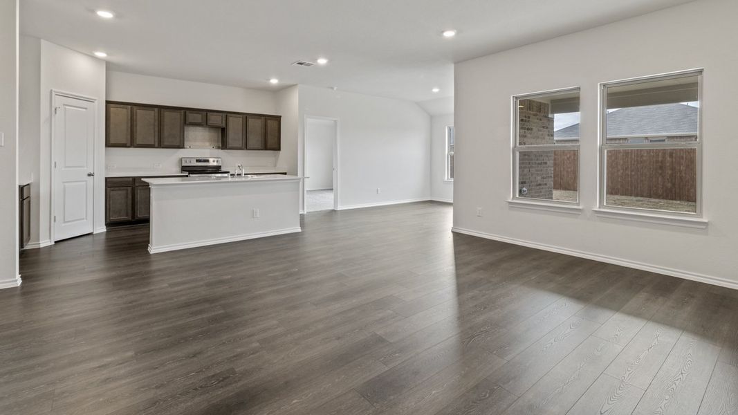 Spacious, unfurnished interior of a new home in Creeks at Burnett Trail, Canton (Image 26).