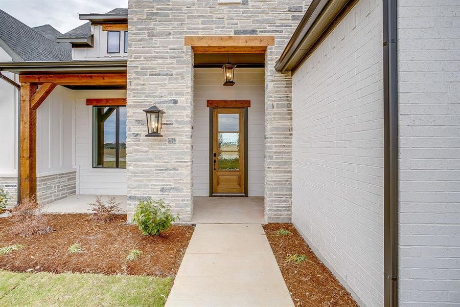 Exterior details and patio area of a home in , Waxahachie (Image 24).