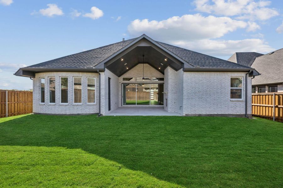 Exterior details and patio area of a home in Las Lomas, Forney (Image 2). Exterior details and patio area of a home in Las Lomas, Forney (Image 2).