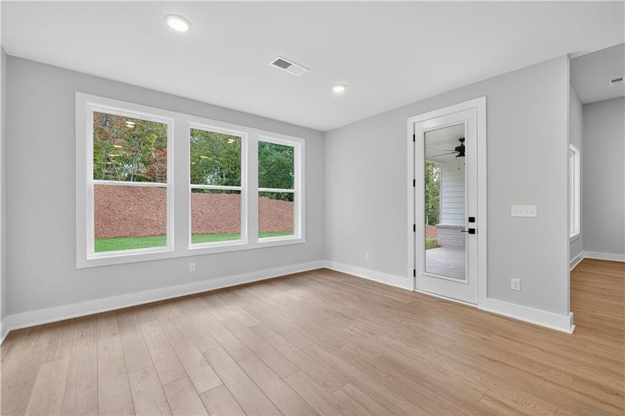 Spacious, unfurnished interior of a new home in , Gainesville (Image 27).