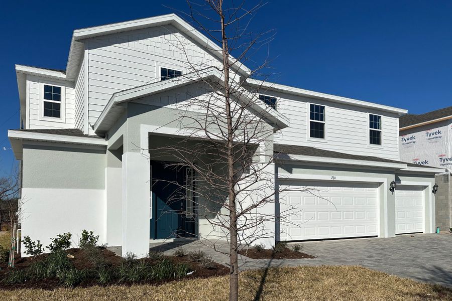 Front Exterior View of a Modern Central Florida Home
