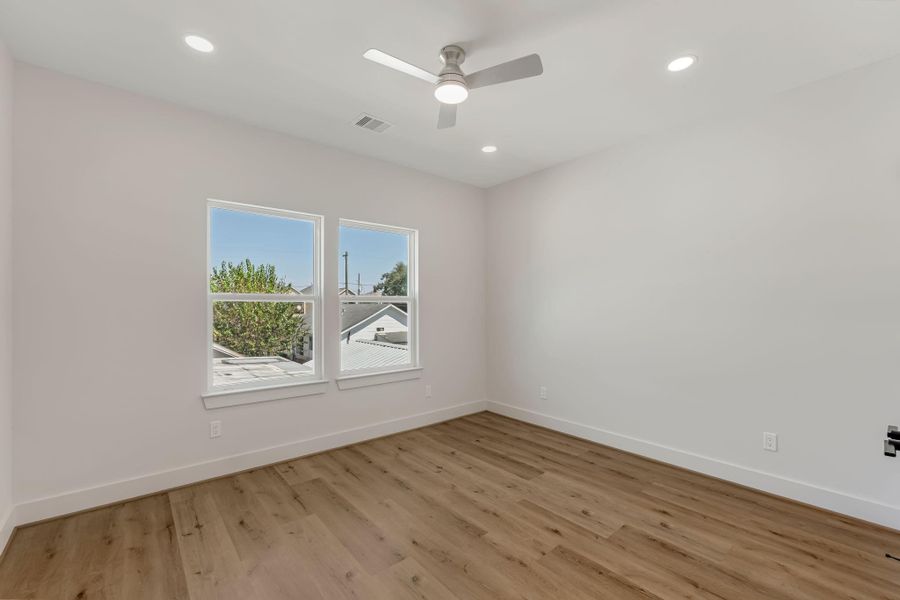 Spacious, unfurnished interior of a new home in , Houston (Image 30).
