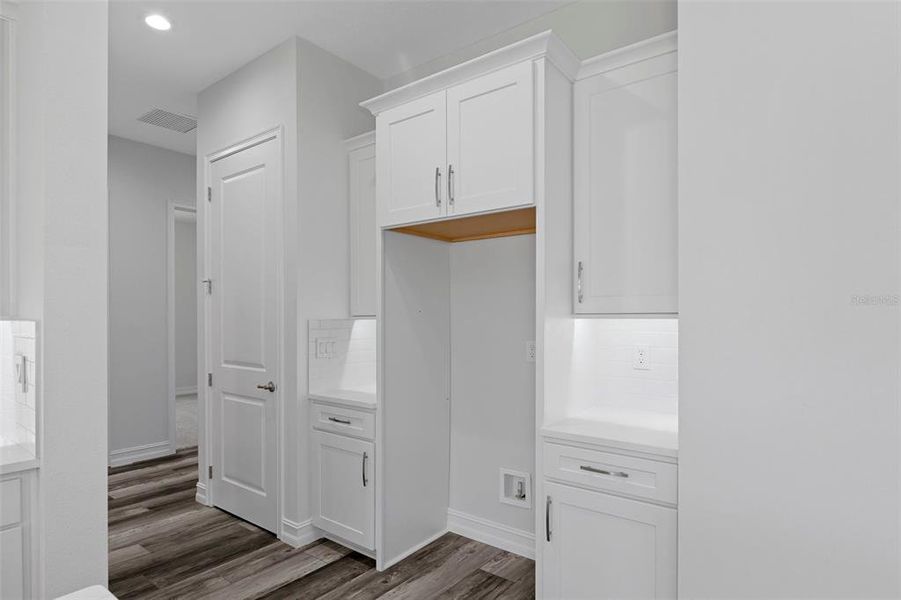 Furnished interior view inside a new home in Southern Hills Plantation, Brooksville (Image 9). Furnished interior view inside a new home in Southern Hills Plantation, Brooksville (Image 9).